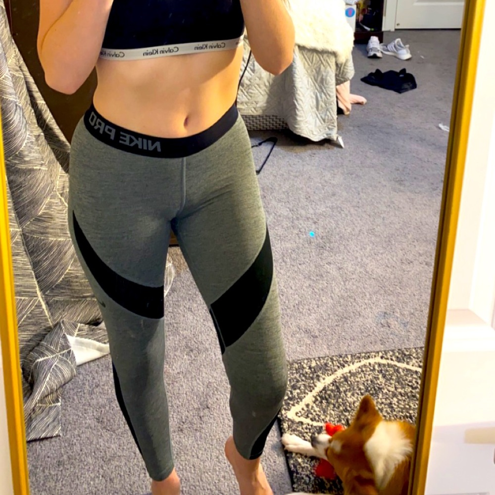 Nike pro hyper warm size medium